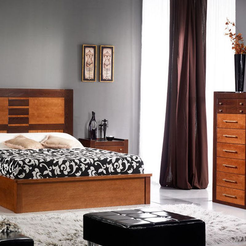dormitorio en castaño macizo, con canape de madera.