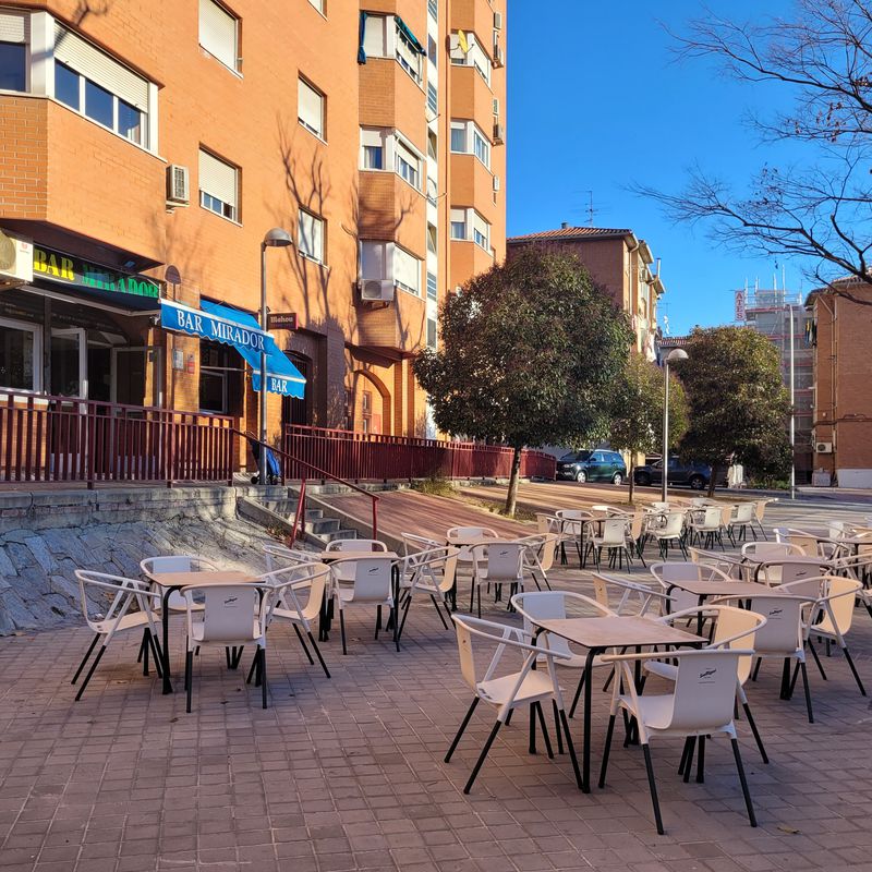 Local con actividad de bar en rentabilidad - 6,5% RBA - 126 m² - Terraza:  de Vicente Palau Jiménez - Agente Inmobiliario