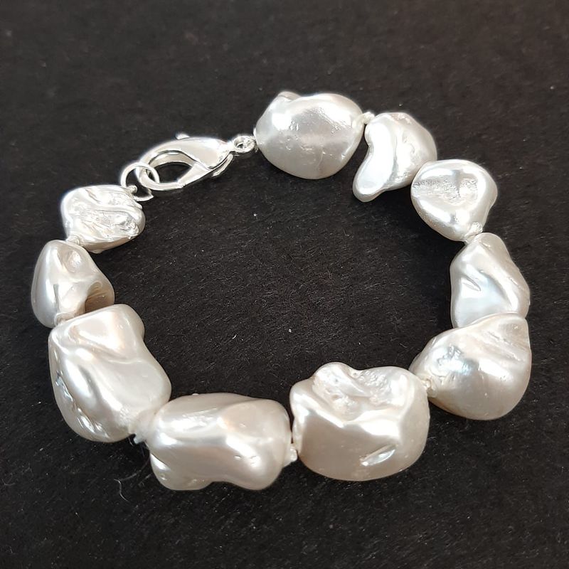 Pulsera en perla de Mallorca: Catálogo de Joyería Izquierdo