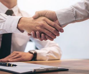 ¿Qué servicios y funciones presta una asesoría laboral a empresas?