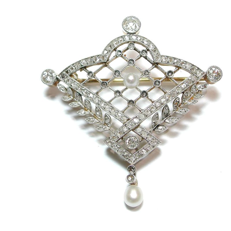 Broche- pendentif de oro, platino, diamantes y perlas. Circa: 1900-1910.: Catálogo de Antigua Joyeros
