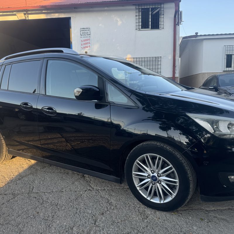 Ford c Max 1.2 i turbo 110 cv del 2016 7 plazas tan solo 116.000 km: Stock de Vehículos de El Truekke