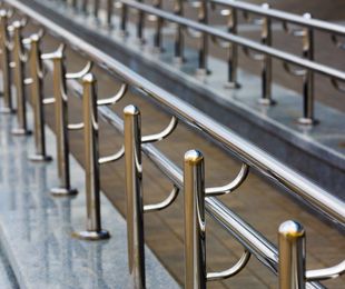 Decapado, granallado y chorreado: Técnicas para la preparación de superficies metálicas