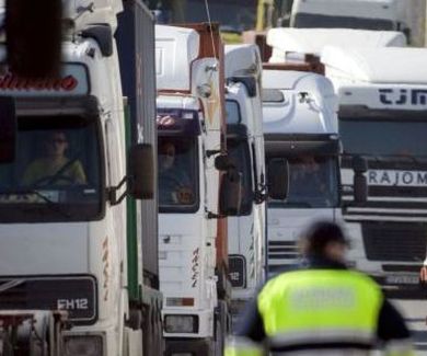 Los transportistas reclaman 2.500 millones al cártel de camiones