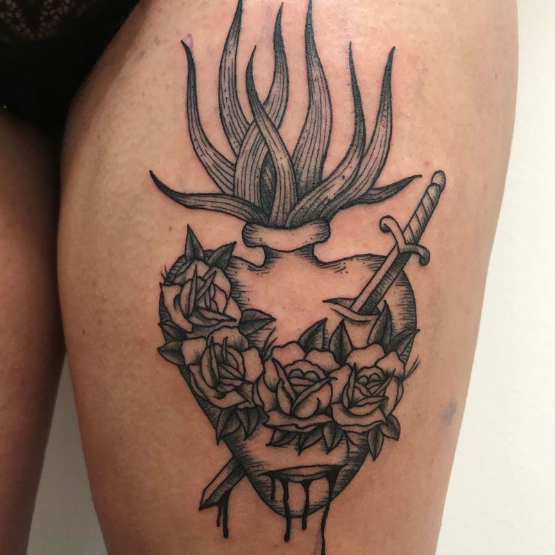 Daniel Montoro: Tatuadores de Corona Tattoo Gallery