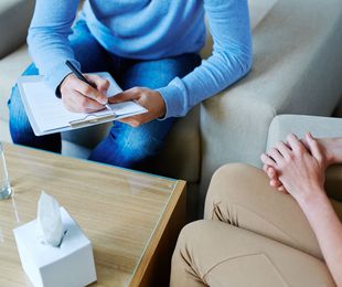 ARRASTRADOS POR EL DESEO: ADICCIÓN AL SEXO