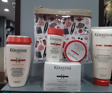 Con la compra de 3 productos KERASTASE, REGALO de NECESER valorado en 19€.