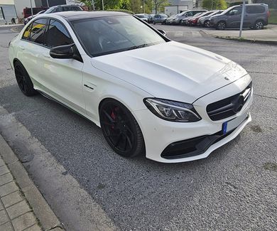 Mercedes C63 AMG - Homologar y aletines