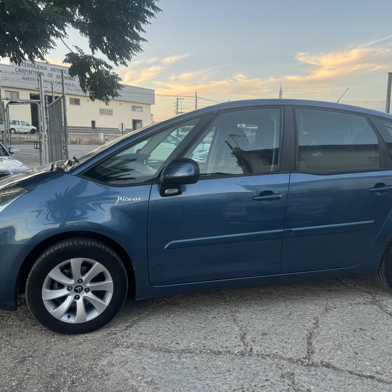 Citroen c 4 Picasso 1.6 hdi 110 cv del 7/2011 con 221.000 km: Stock de Vehículos de El Truekke