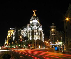 VIista nocturna de calle Álcala y La Gran vía de Madrid