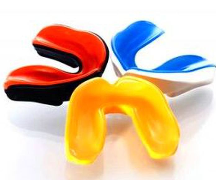 Protectores bucales deportivos: Tratamientos de Dental Clínic Palamós