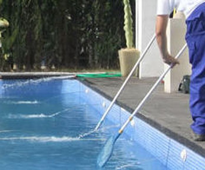 técnico mantenimiento piscina
