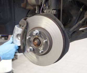 Sustitución neumáticos para motocicletas: Mantenimiento  de Autobox Sabadell (C/ Doctor Balari)