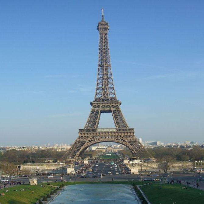 Ejemplos famosos de calderería: la torre Eiffel