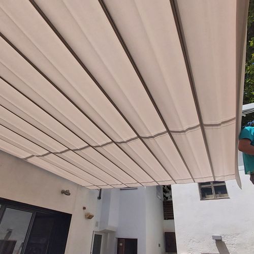 Montaje de Toldo Corredero en Canet de Mar
