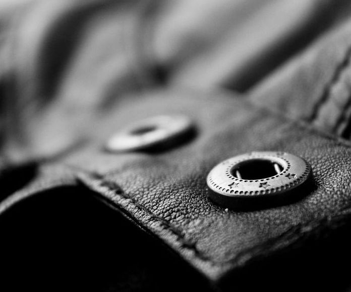 Broches y botoneras: Servicios de Sews - taller de costura, arreglos de ropa