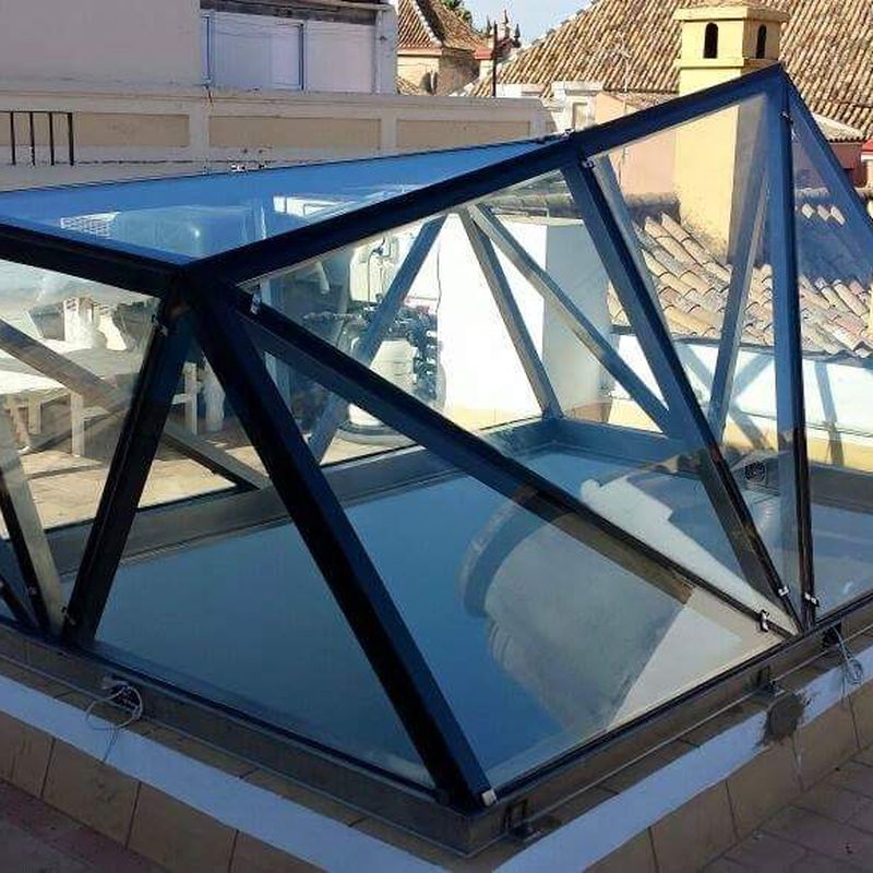 Monteras de acero inoxidable y vidrio para cerramiento de patios o zonas:  de Icminox