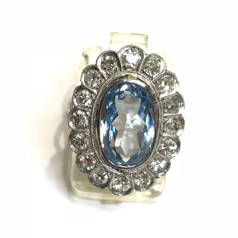 Sortija Sra. espinela azul y brillantes montada en platino .Ref A-10057: Catálogo de Antigua Joyeros
