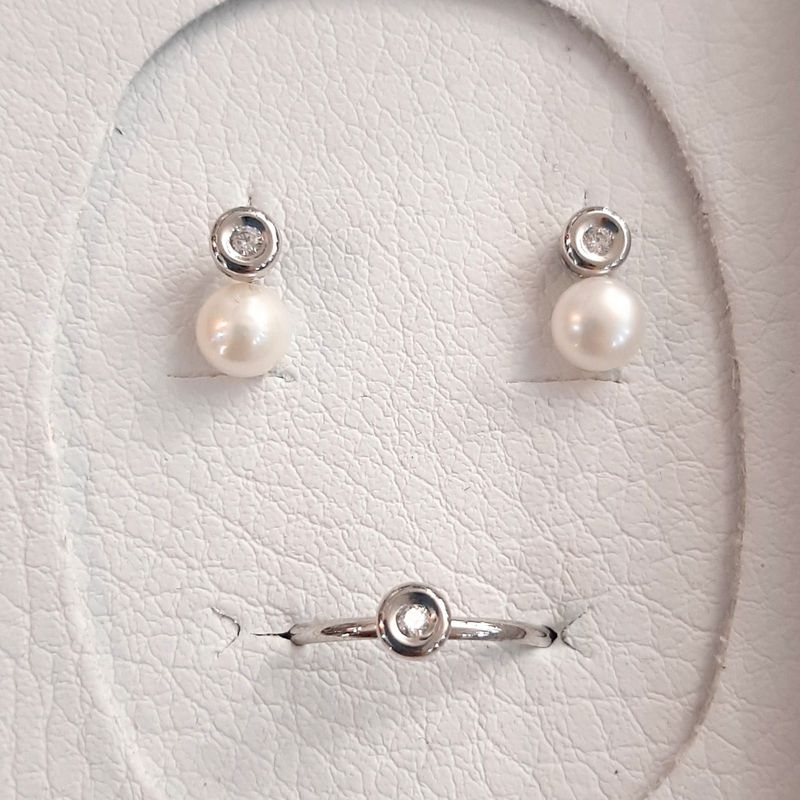 Juego de comunión en oro blanco 18k: Catálogo de Joyería Izquierdo