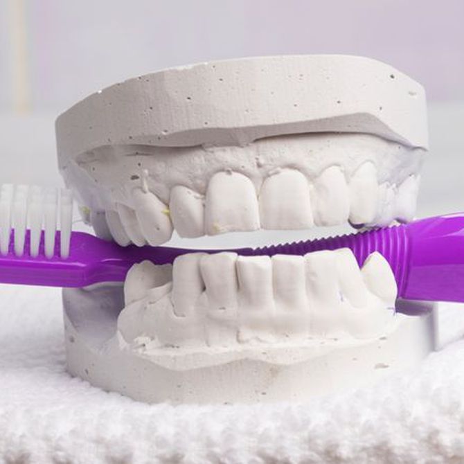 Cómo realizar la higiene dental si tenemos implantes dentales