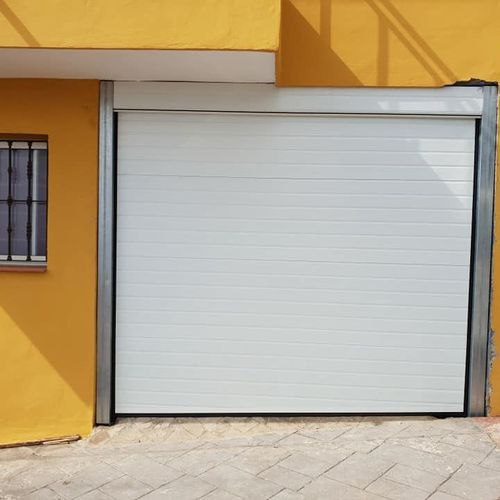 Especialistas en puertas de garaje automáticas en Tenerife