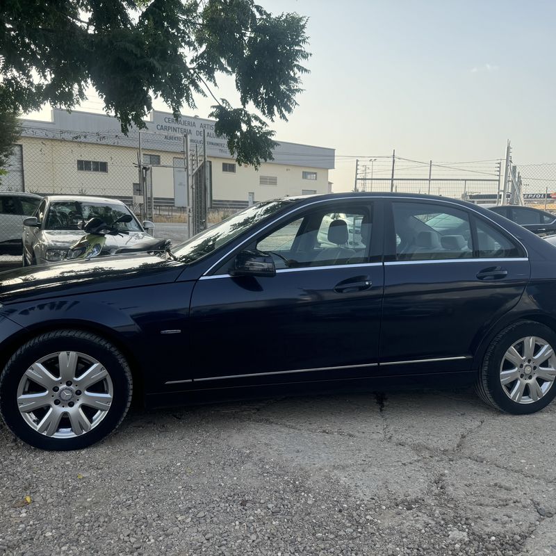 Mercedes c 220 cdi 170 cv del 2010 con 283.000 km: Stock de Vehículos de El Truekke