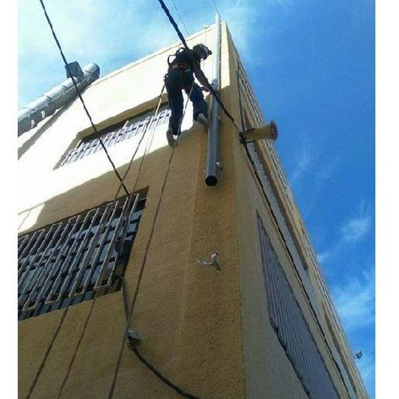 Trabajos verticales: Servicios de Instalaciones de La Rosa