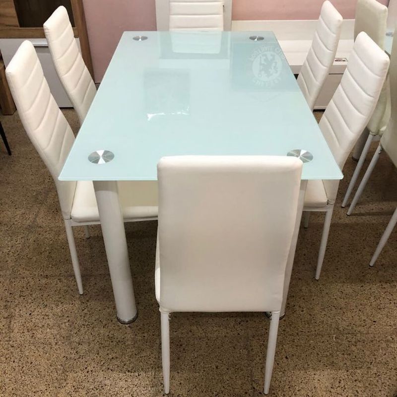 Mesa de y 6 sillas blancas: de Remar Castellón