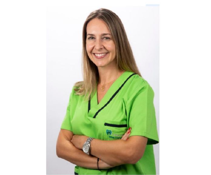 Dra. Margarita Argumosa Manresa - Estética Dental y Restauradora