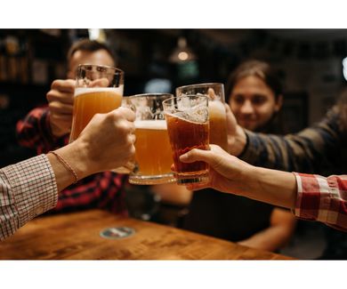 La hipótesis del mono borracho o por qué nos gustan tanto la cerveza y el vino