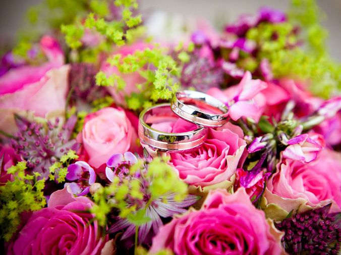 cesto de pétalos de rosas, flores para bodas y eventos Madrid