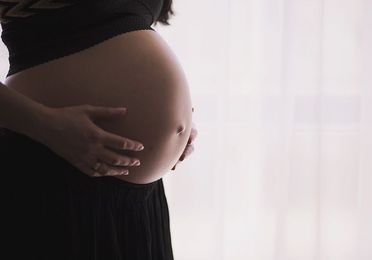 Pruebas pre embarazo: mujer y hombre