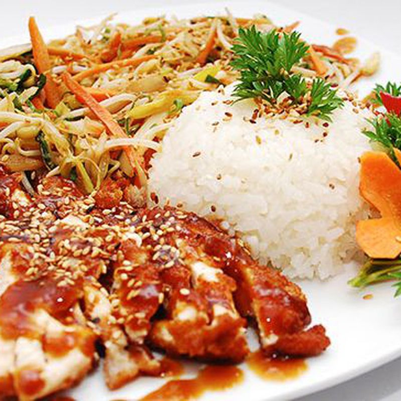 Platos calientes: Carta de Fujiyama Sushi Bar & Asian Cuisine