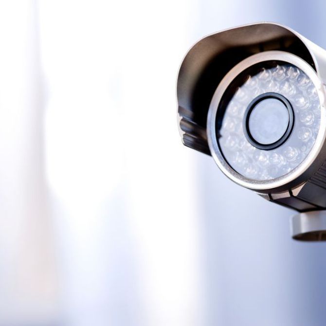 La seguridad de la vigilancia con un circuito cerrado de televisión