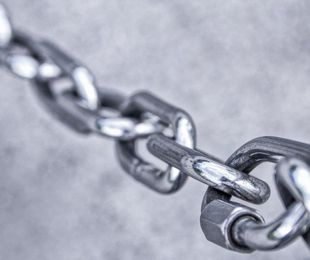 Beneficios del granallado en superficies metálicas