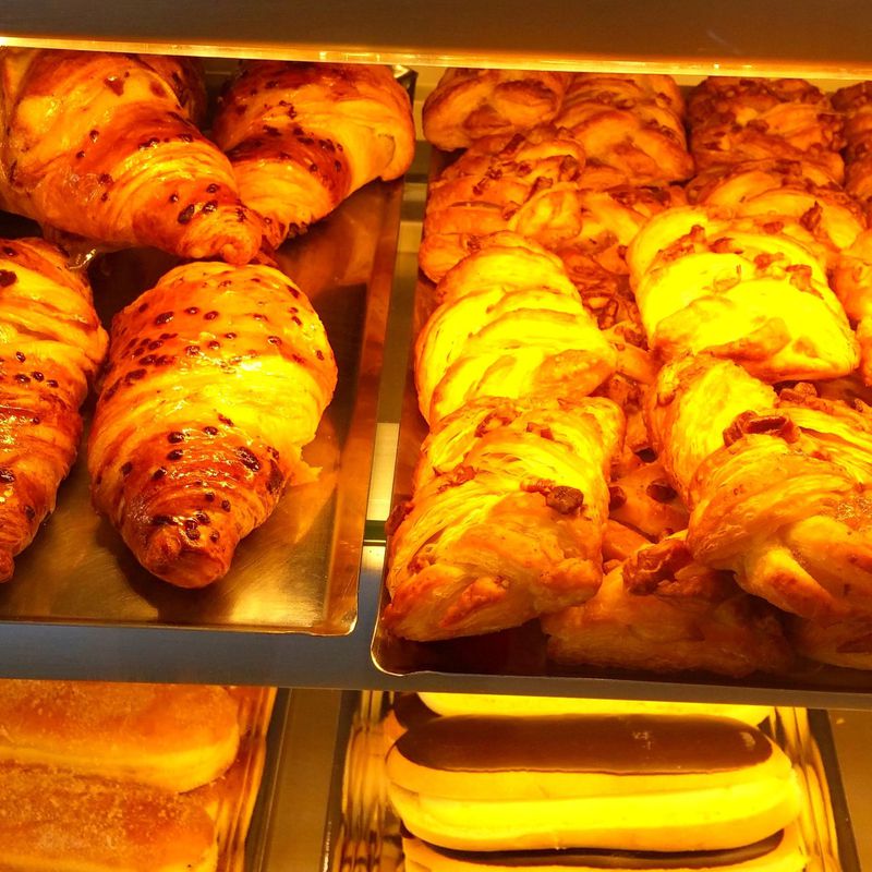Bollería, pastelería y panadería: Tartas, bollos y cafetería de Cafetería Pastelería La Agüela