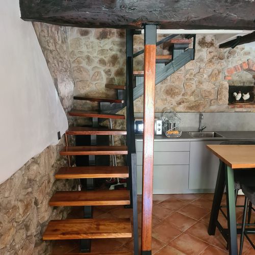 Escaleras metálicas en Gijón