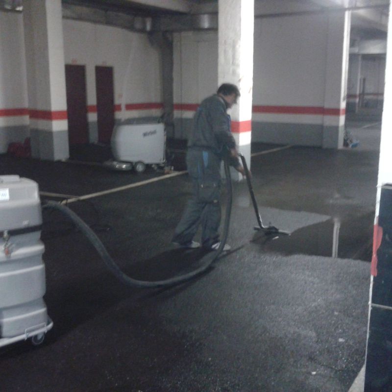 Limpieza de comunidades y garajes: Servicios de Limpiezas Elym
