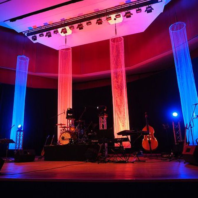 Decoración de exposiciones y eventos con lonas de gran tamaño