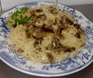 2 - Espaguetis integrales con revuelto de  setas y ajos tiernos