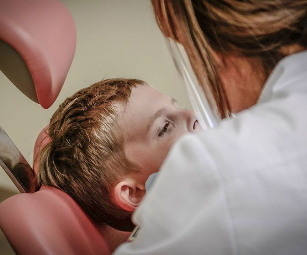 ¿Cuándo hay que llevar a un niño al dentista?