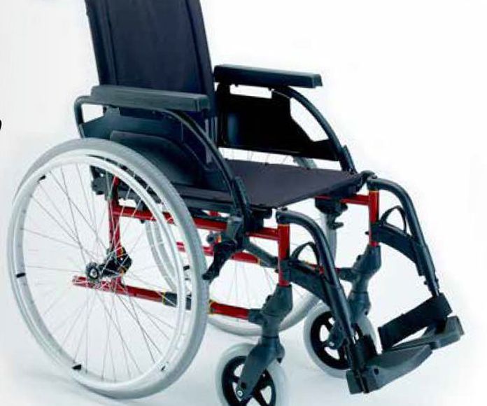 Sillas de ruedas - manuales - acero o básicas- breezy premium: Productos de Ortopedia Ca N'Oriac }}
