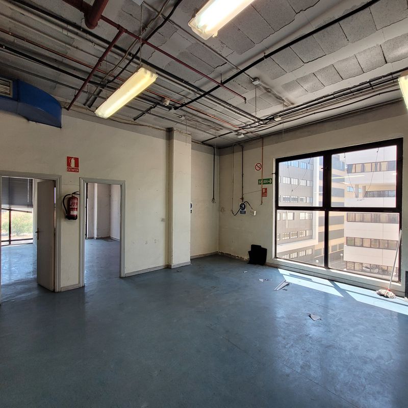 Nave en venta en Las Tablas, ideal para uso industrial, almacén y oficinas.:  de Vicente Palau Jiménez - Agente Inmobiliario