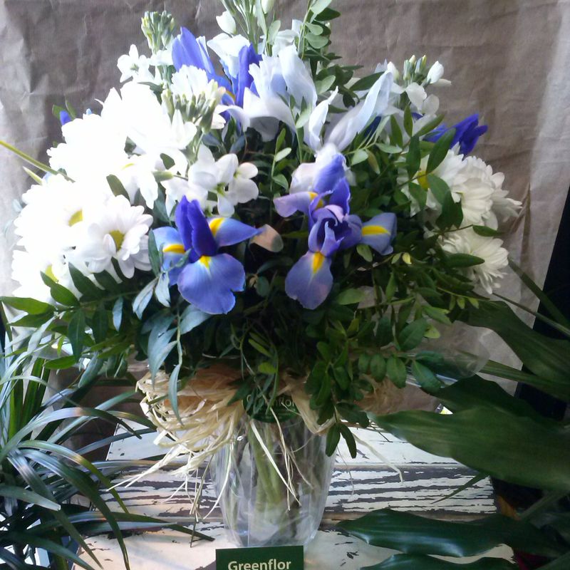 Bouquet de Iris y margarita blanca