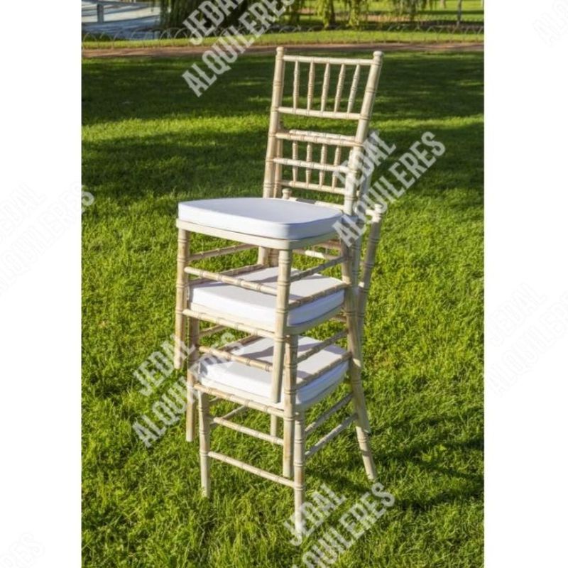 Silla de palillería madera decapada con cojín: Catálogo de Jedal Alquileres