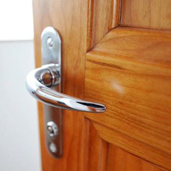 Consejos para conservar y limpiar puertas de madera