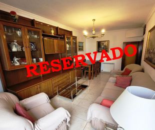 Piso en Pico de Almanzor, 3 habitaciones, cocina, salón, 1 baño. Mucha luz