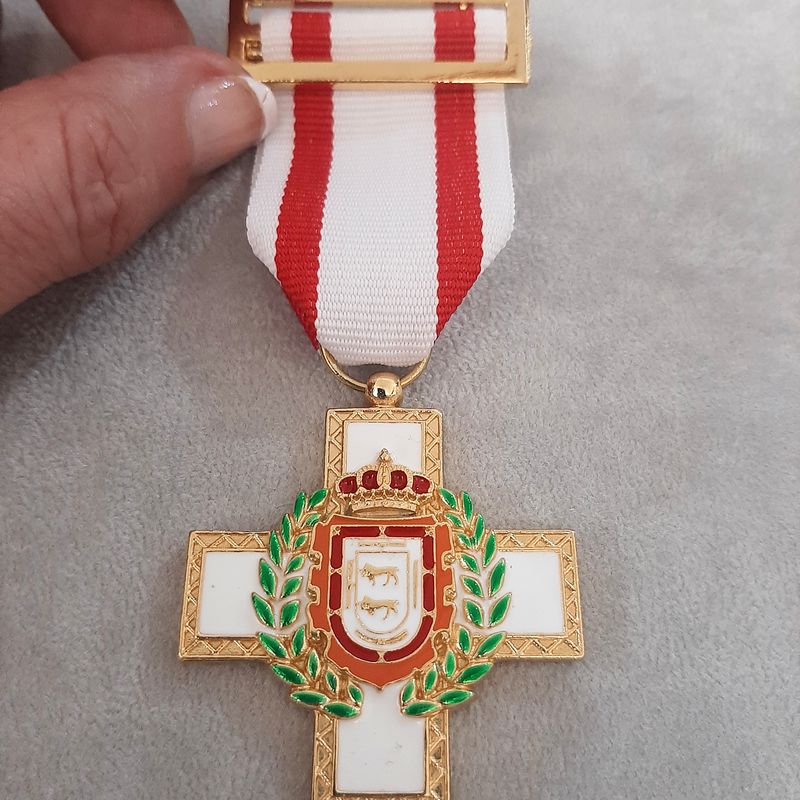 Condecoraciones policiales conmemorativas: Catálogo de Joyería Izquierdo