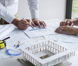 La clave del éxito en proyectos de ingeniería: Colaboración con aparejadores y arquitectos técnicos