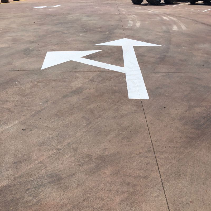 Señalización vial: Servicios de Pintura Decorativa Víctor Badia